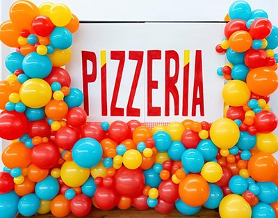比萨饼店铺周年庆祝开业气球布置